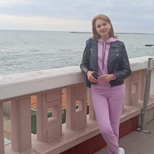 Девушки в Сочи: Людмила, 48 - ищет парня из Сочи