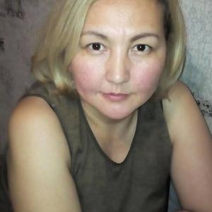 Девушки в Ханты-Мансийске: Айгуль, 40 - ищет парня из Ханты-Мансийска