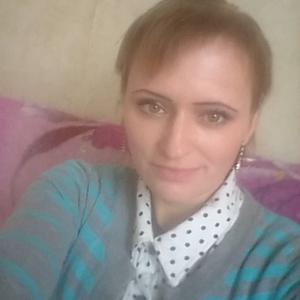 Девушки в Кемерово: Алена, 41 - ищет парня из Кемерово
