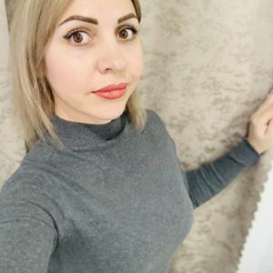 Девушки в Азове: Татьяна, 36 - ищет парня из Азова