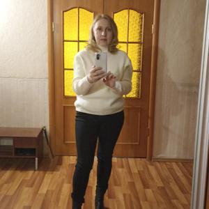 Девушки в Новосибирске: Елена, 49 - ищет парня из Новосибирска