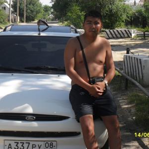 Парни в Элисте: Дмитрий Лиджиев, 39 - ищет девушку из Элисты