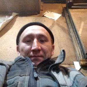 Парни в Кемерово: Толяша, 42 - ищет девушку из Кемерово
