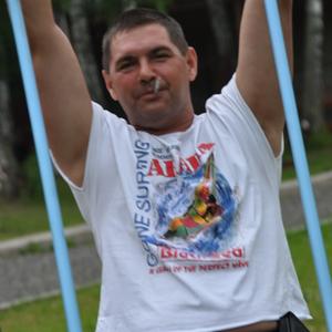 Виктор, 60 лет, Барнаул