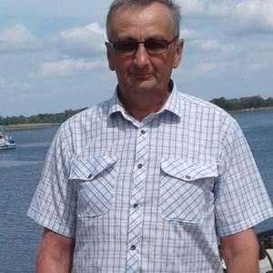 Василий, 61 год, Энгельс