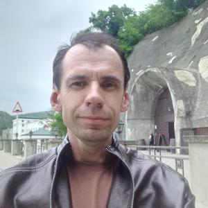 Парни в Нефтеюганске: Pavel, 39 - ищет девушку из Нефтеюганска