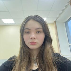 Девушки в Новосибирске: Марина, 19 - ищет парня из Новосибирска