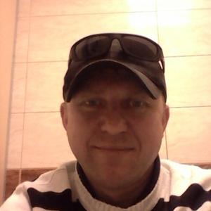 Парни в Калининграде: Serhik, 46 - ищет девушку из Калининграда