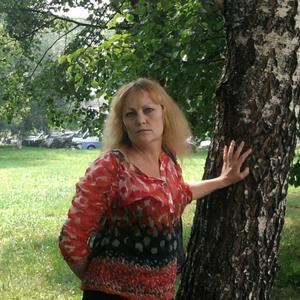 Девушки в Новокузнецке: Лариса Чазова, 61 - ищет парня из Новокузнецка