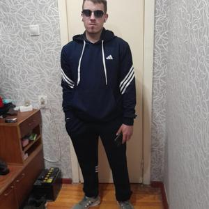 Парни в Среднеуральске: Кирилл, 22 - ищет девушку из Среднеуральска