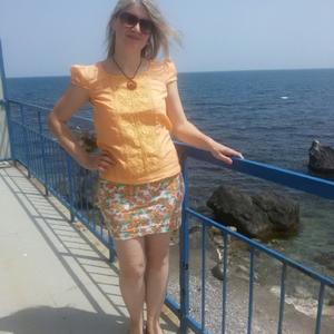 Девушки в Соликамске: Алена, 47 - ищет парня из Соликамска