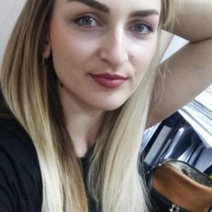 Девушки в Калининграде: Кристина, 31 - ищет парня из Калининграда