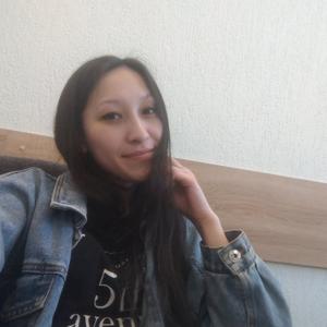 Девушки в Омске: Айжан, 31 - ищет парня из Омска