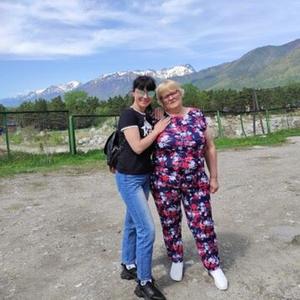 Девушки в Омске: Галина, 64 - ищет парня из Омска