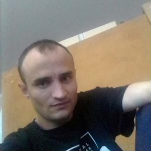 Парни в Омске: Кирилл, 31 - ищет девушку из Омска