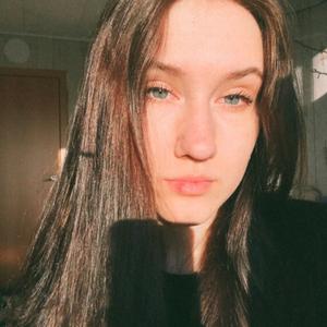 Девушки в Новосибирске: Лиза, 19 - ищет парня из Новосибирска