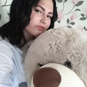Девушки в Ставрополе: Ира, 23 - ищет парня из Ставрополя