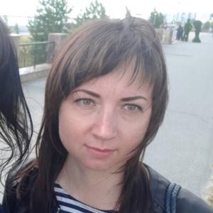 Девушки в Нижневартовске: Юлия, 40 - ищет парня из Нижневартовска