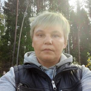 Девушки в Череповце: Ирина, 50 - ищет парня из Череповца