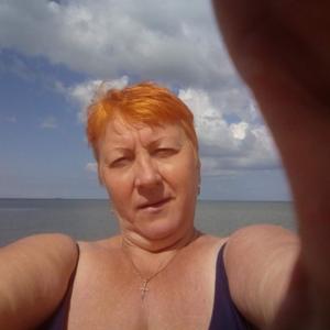 Девушки в Вольске: Валентина, 63 - ищет парня из Вольска