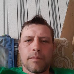 Дмитрий, 46 лет, Выползово