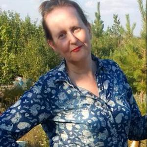 Девушки в Саратове: Ольга, 65 - ищет парня из Саратова