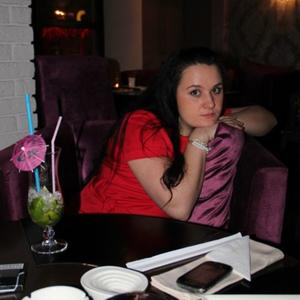 Девушки в Твери: Юлия Иванова, 37 - ищет парня из Твери