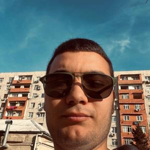 Парни в Нижневартовске: Сархан, 22 - ищет девушку из Нижневартовска