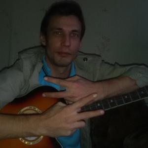 Парни в Ноябрьске: Виктор Петров, 40 - ищет девушку из Ноябрьска