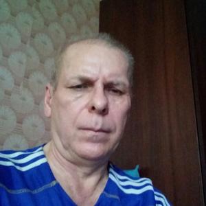 Парни в Мурманске: Виктор, 66 - ищет девушку из Мурманска