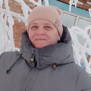 Девушки в Омске: Оля, 37 - ищет парня из Омска