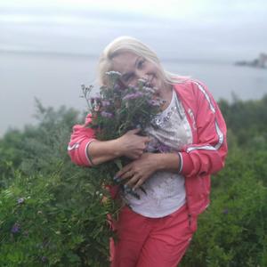 Девушки в Владивостоке: Ирина, 51 - ищет парня из Владивостока