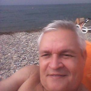 Парни в Ижевске: Александр, 61 - ищет девушку из Ижевска