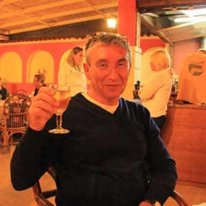 Виктор, 64 года, Воронеж