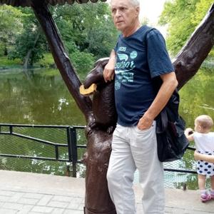Парни в Саратове: Юрий, 67 - ищет девушку из Саратова