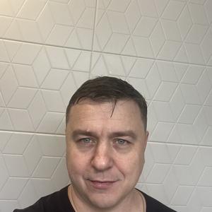 Yuriy, 45 лет, Санкт-Петербург