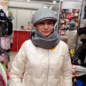 Девушки в Казани (Татарстан): Ирина, 51 - ищет парня из Казани (Татарстан)