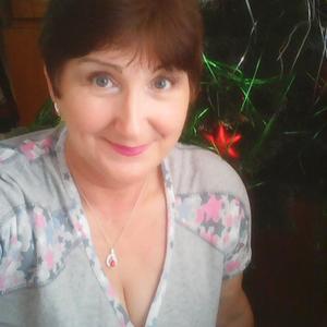 Девушки в Омске: Людмила Лыжина, 61 - ищет парня из Омска