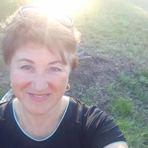 Девушки в Саратове: Наталья, 58 - ищет парня из Саратова