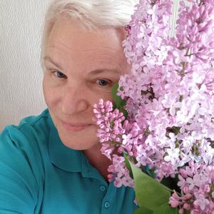 Девушки в Кемерово: Любовь, 72 - ищет парня из Кемерово