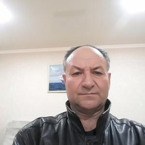 Анатолий, 59 лет, Крымск