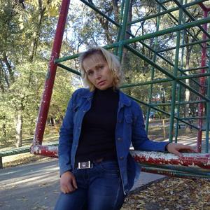Девушки в Волгодонске: Лариса Коломийцева, 54 - ищет парня из Волгодонска