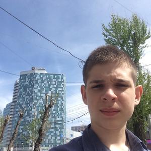 Парни в Новосибирске: Сергей, 24 - ищет девушку из Новосибирска