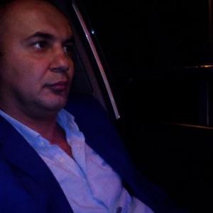 Парни в Баку: Emil, 44 - ищет девушку из Баку