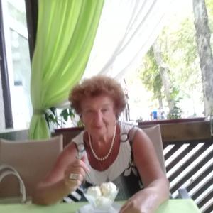 Девушки в Томске: Галина, 78 - ищет парня из Томска