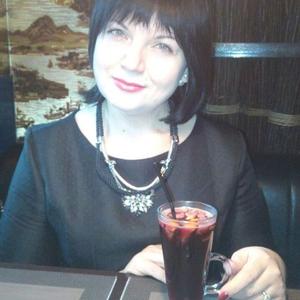 Девушки в Азове: Александра, 49 - ищет парня из Азова