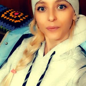 Девушки в Кемерово: Ирина, 35 - ищет парня из Кемерово