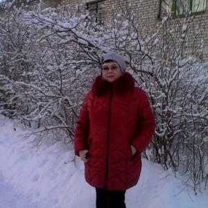 Девушки в Череповце: Нинa, 67 - ищет парня из Череповца