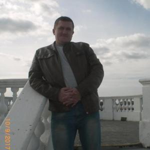 Парни в Лабинске: Виталий, 48 - ищет девушку из Лабинска