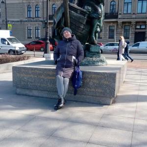 Девушки в Санкт-Петербурге: Лилия, 64 - ищет парня из Санкт-Петербурга